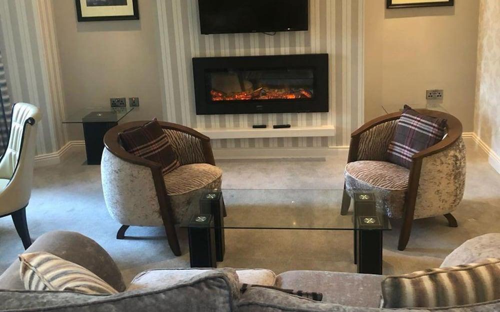 Kiltimagh Park Hotel Экстерьер фото